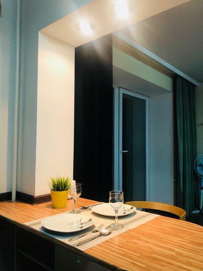 Apartment On Republic Square Ustʼ-Kamenogorsk Zewnętrze zdjęcie